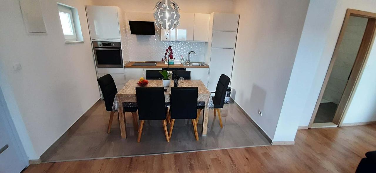 Penthaus Apartment N&M Baška Voda Buitenkant foto