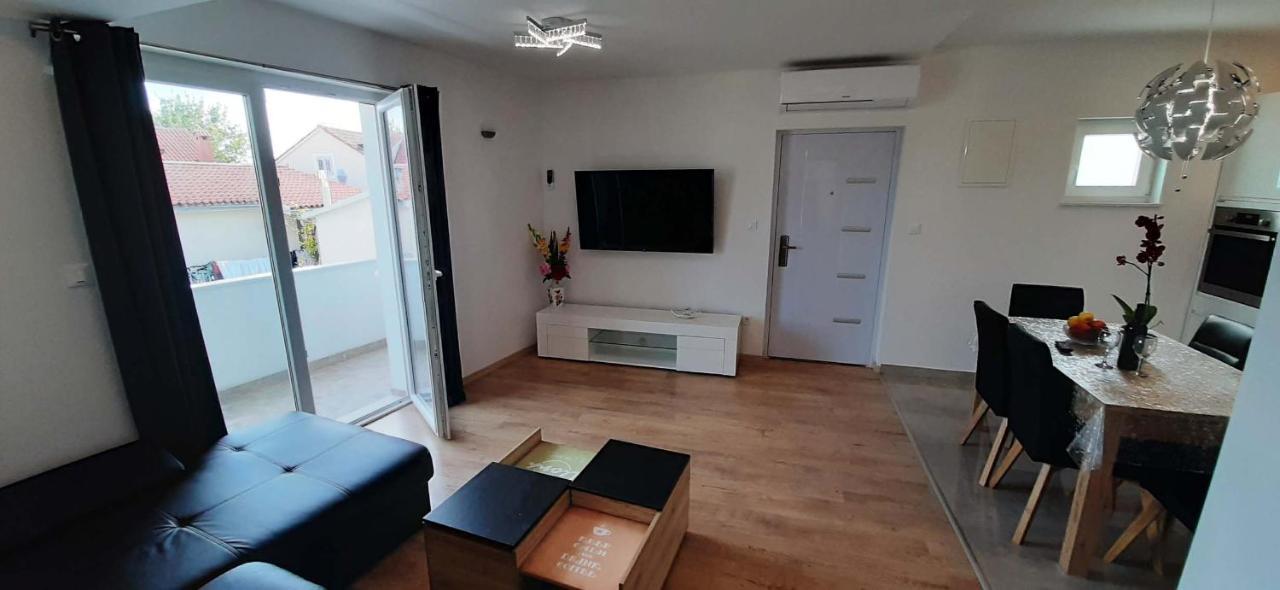 Penthaus Apartment N&M Baška Voda Buitenkant foto