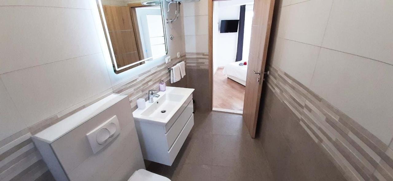Penthaus Apartment N&M Baška Voda Buitenkant foto