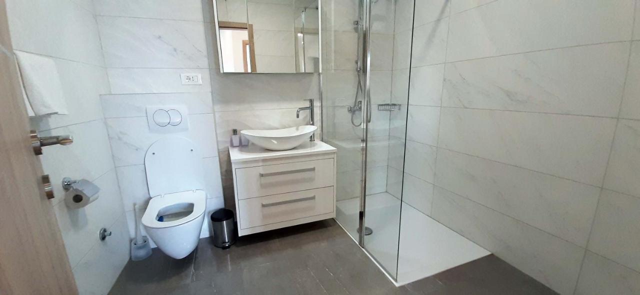 Penthaus Apartment N&M Baška Voda Buitenkant foto
